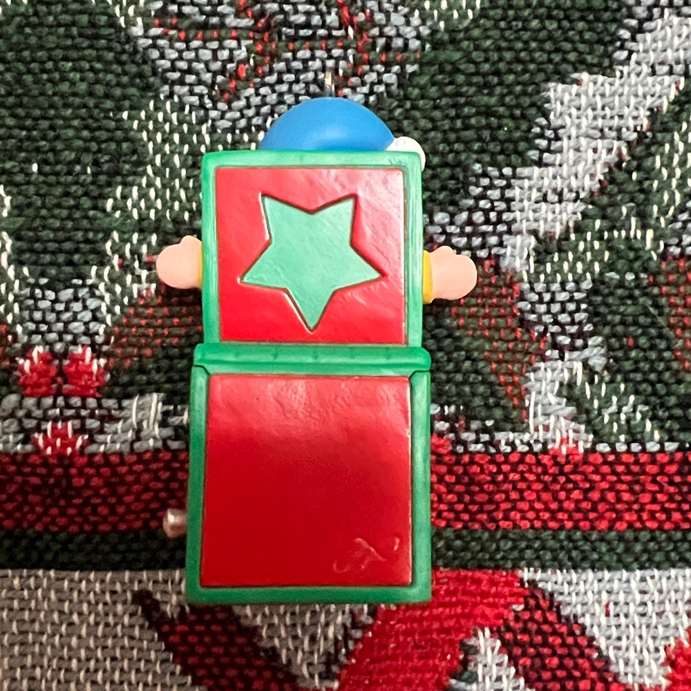 Hallmark A Springy Surprise Member Exclusive 2014 ornament - Picture 8 of 12